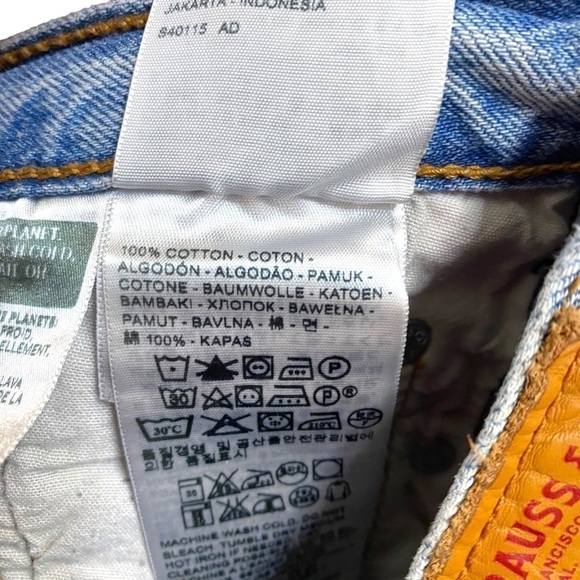 LEVI'S 501 Original Cut Off Denim Shorts - Picture 9 of 13